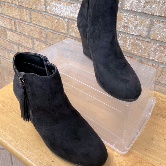 Lexie & Abbie. Black booties size 8.5 - Picture 9 of 15